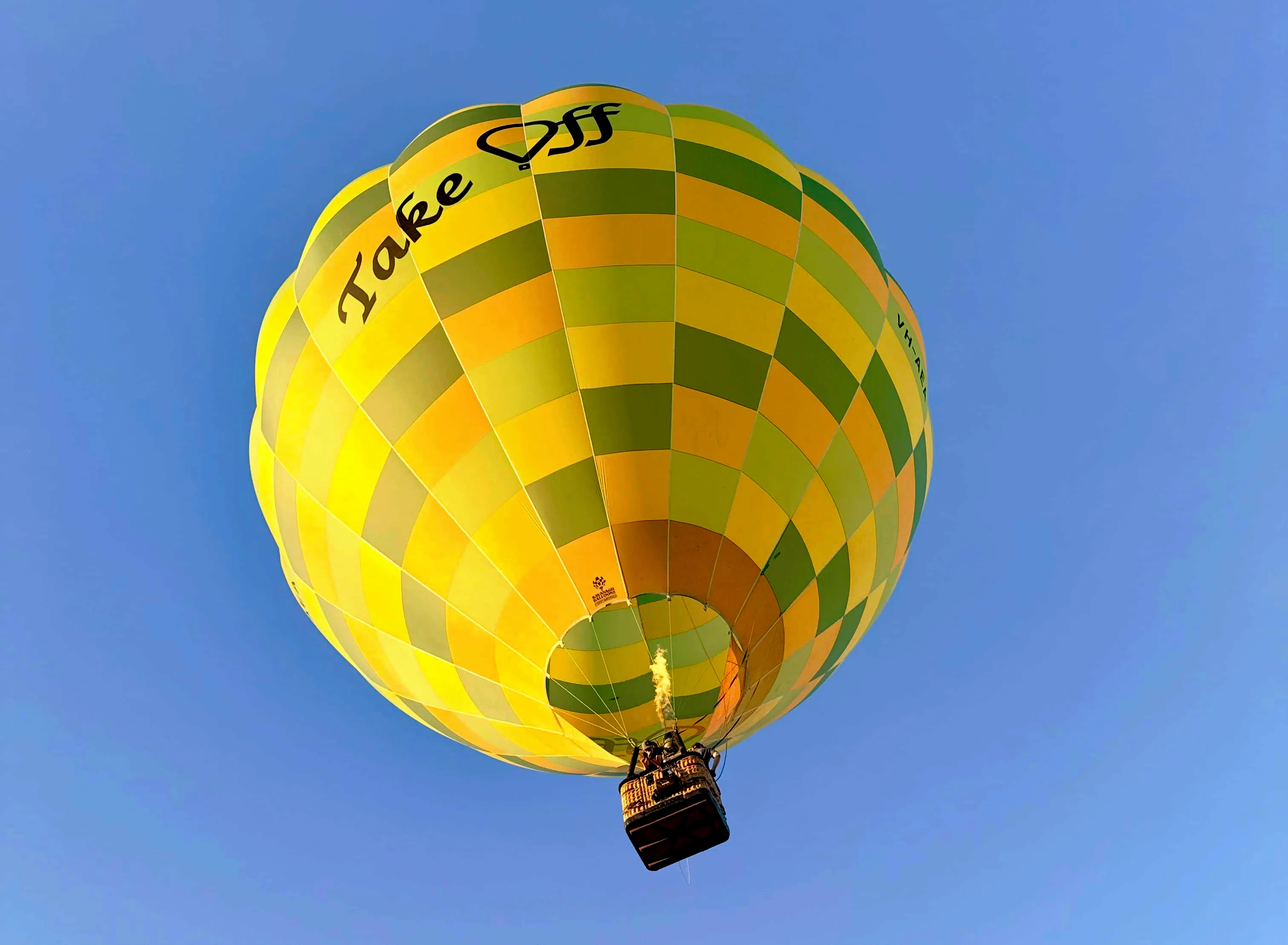 A balloon flying from Canowindra